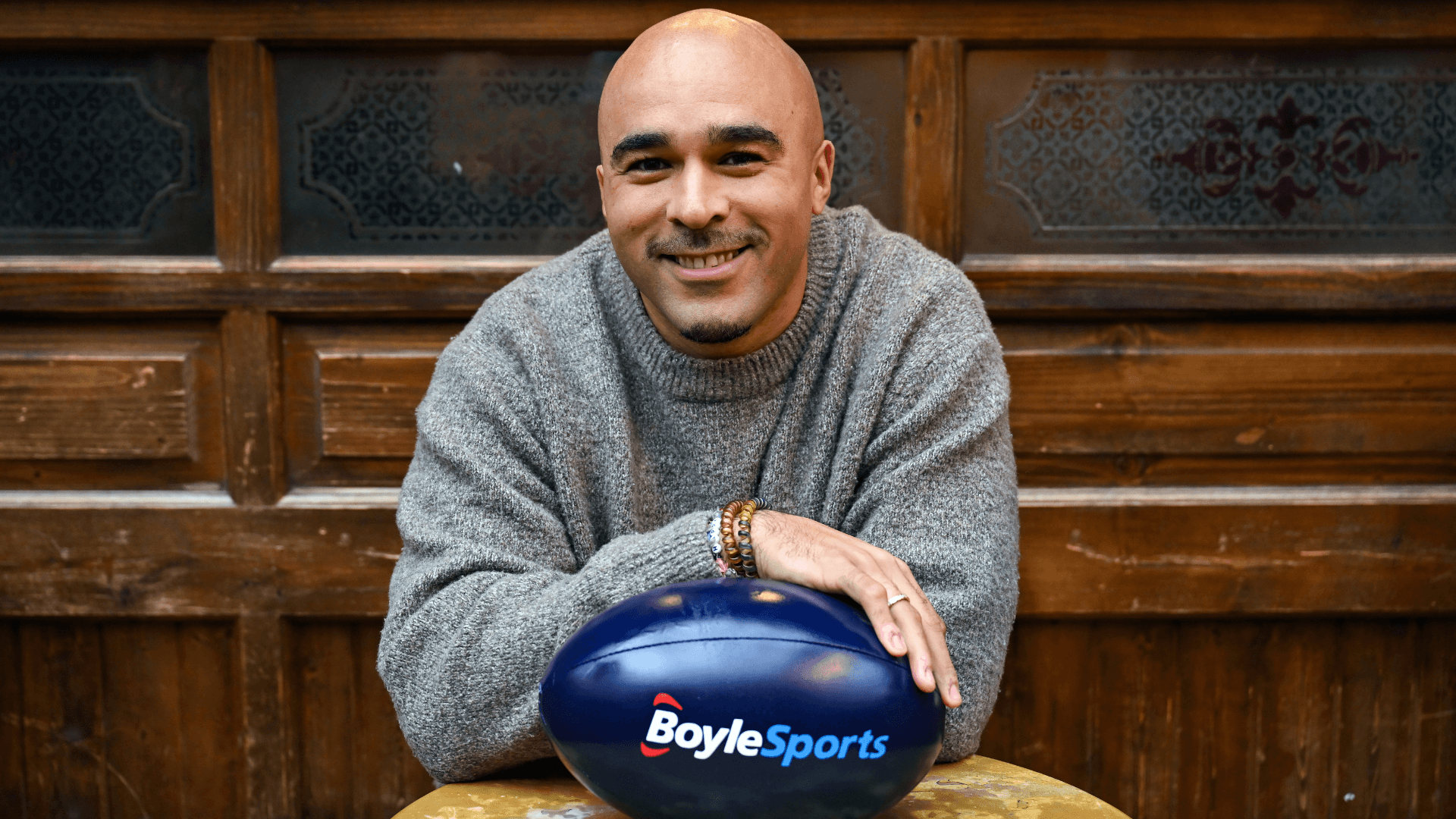 Former Munster & Ireland Star Simon Zebo Simon Zebo with BoyleSports branded rugby ball ahead of 2025 Six Nations