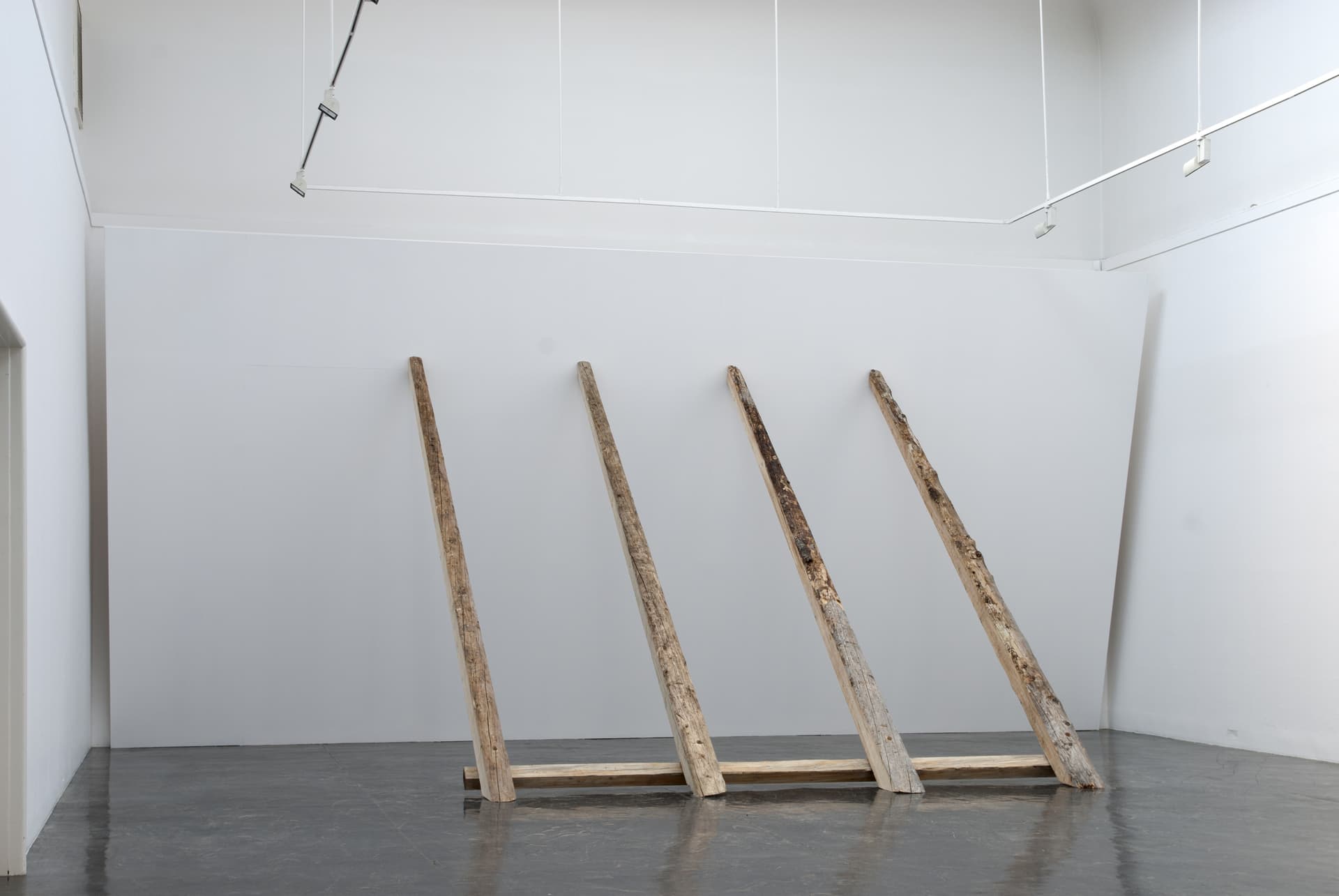 2013 Lamelas Falling Wall Hele