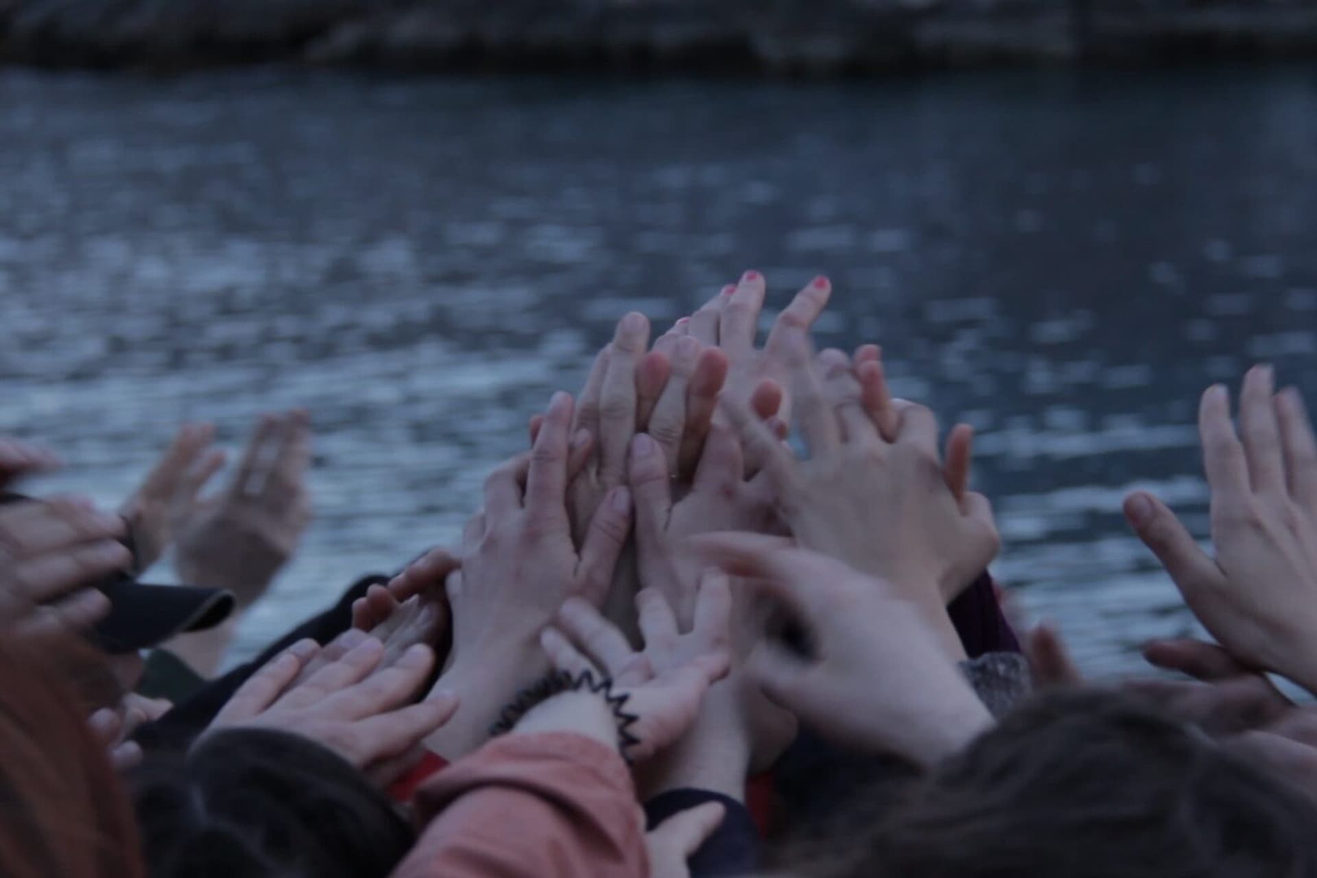 HOVEDBILDE Cecilia Vicuna Beach Ritual Coast of Athens documenta 14 2017 Photos by Christian Chierego