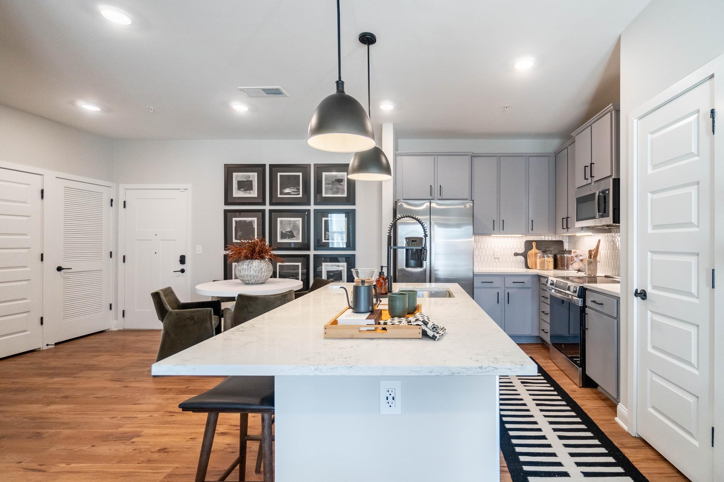 Modern Kitchens with Stand-Alone Islands