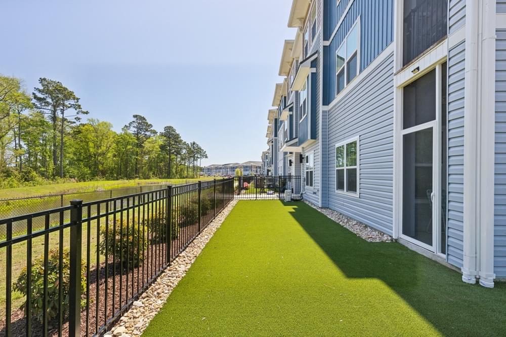 the preserve at ballantyne commons apartment balcony and grass field