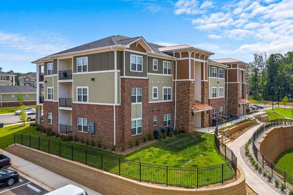 Luxury rentals in Mooresville, NC - Hawthorne Waterstone