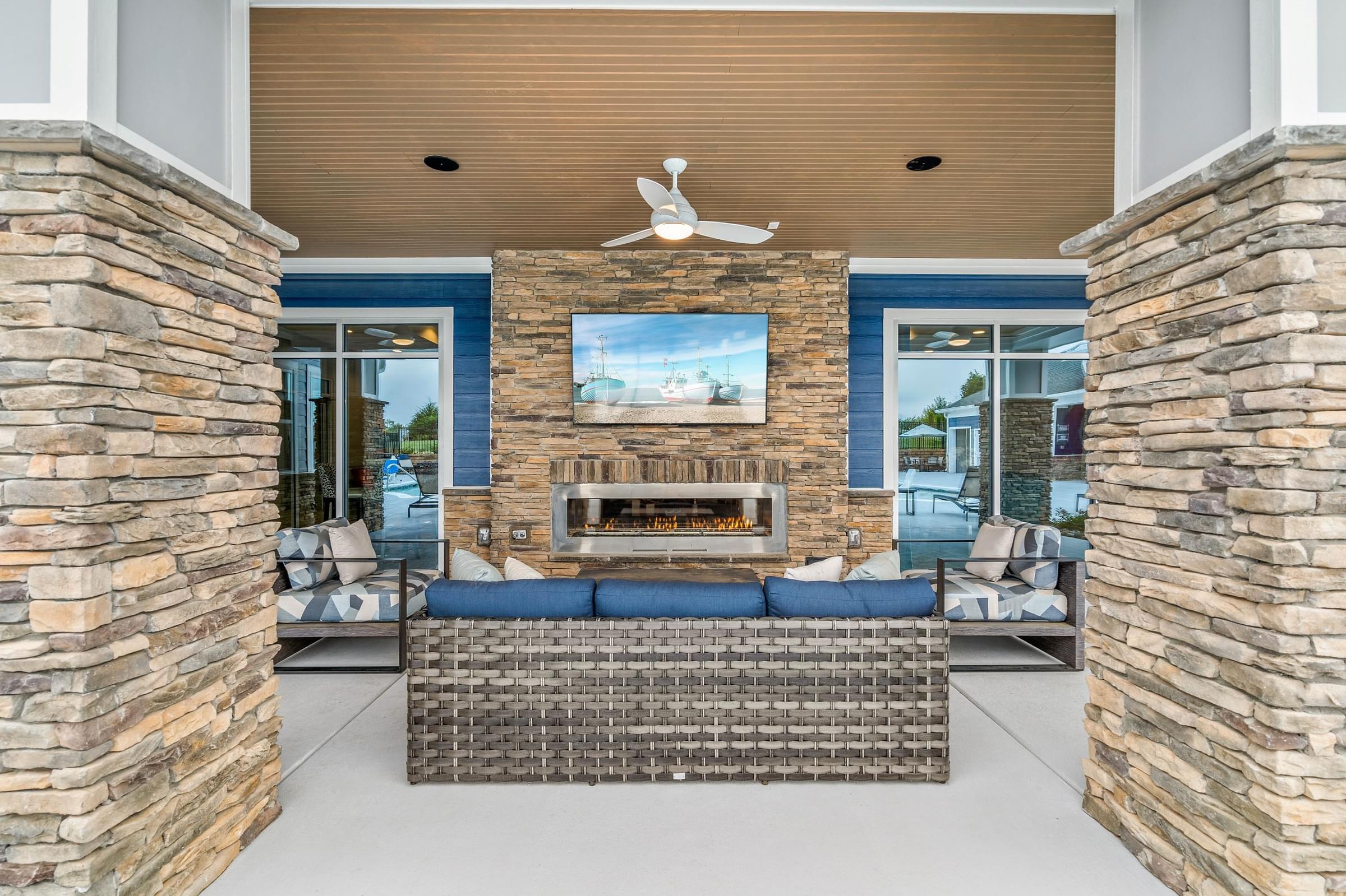 Outdoor Lounge at Hawthorne at the Glen in Concord, NC