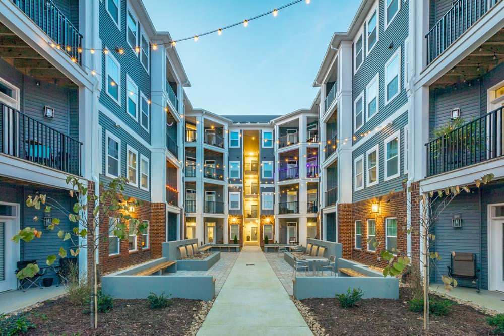 Courtyard at Hawthorne at the W in Chattanooga, TN