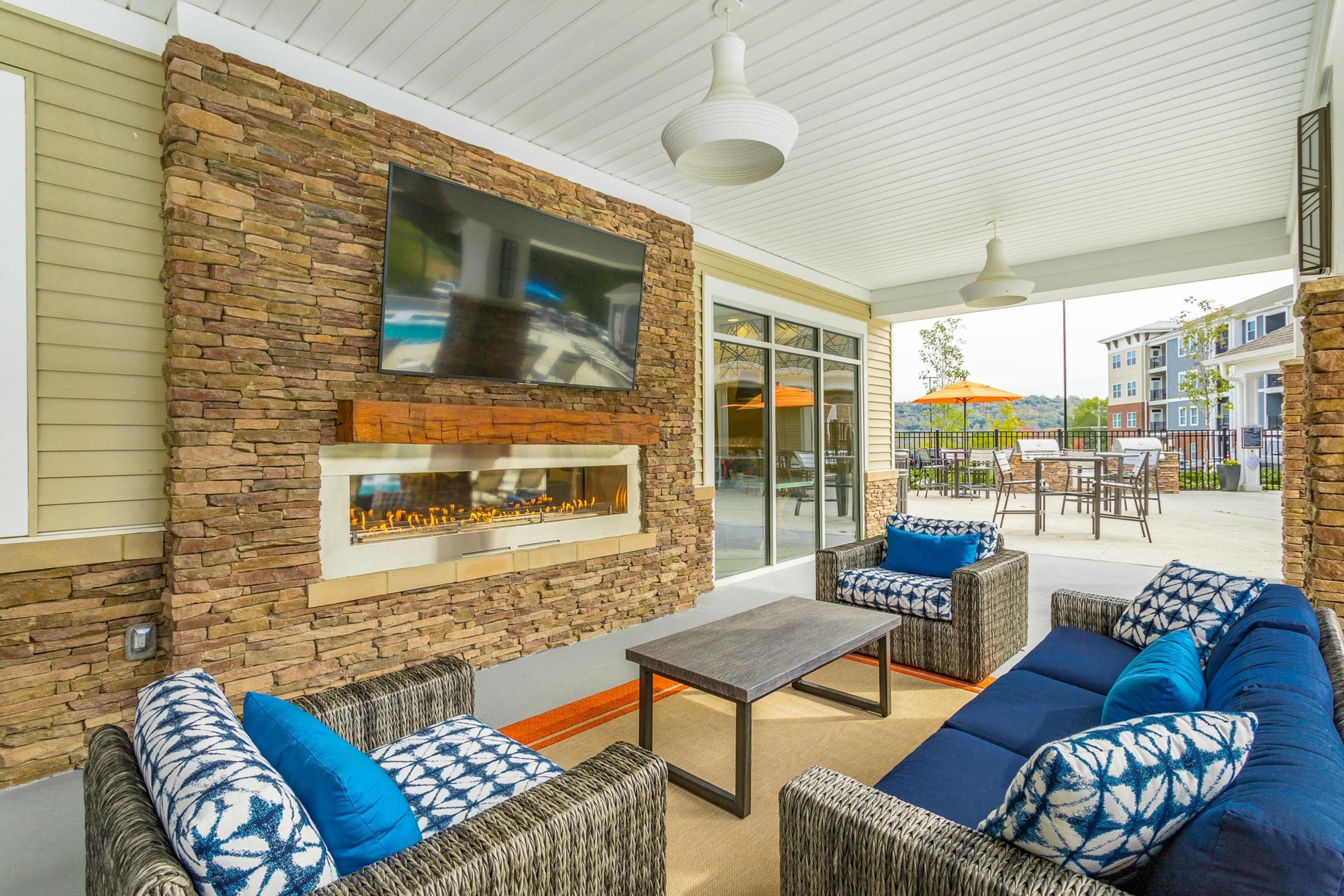 Outdoor Lounge at Hawthorne at the W in Chattanooga, TN Outdoor Lounge at Hawthorne at the W in Chattanooga, TN