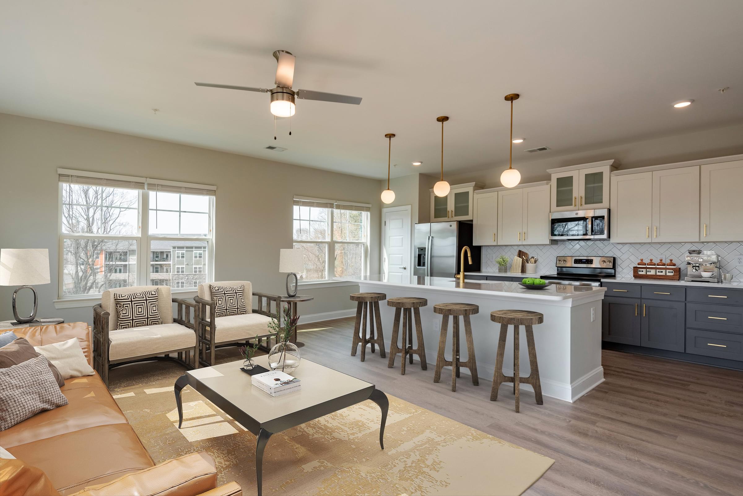 Modern Kitchens with Stand-Alone Islands and Breakfast Bars