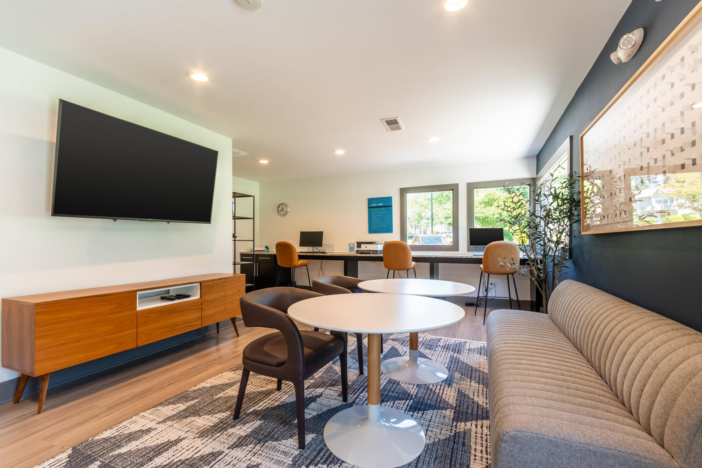 24-Hour Business Center