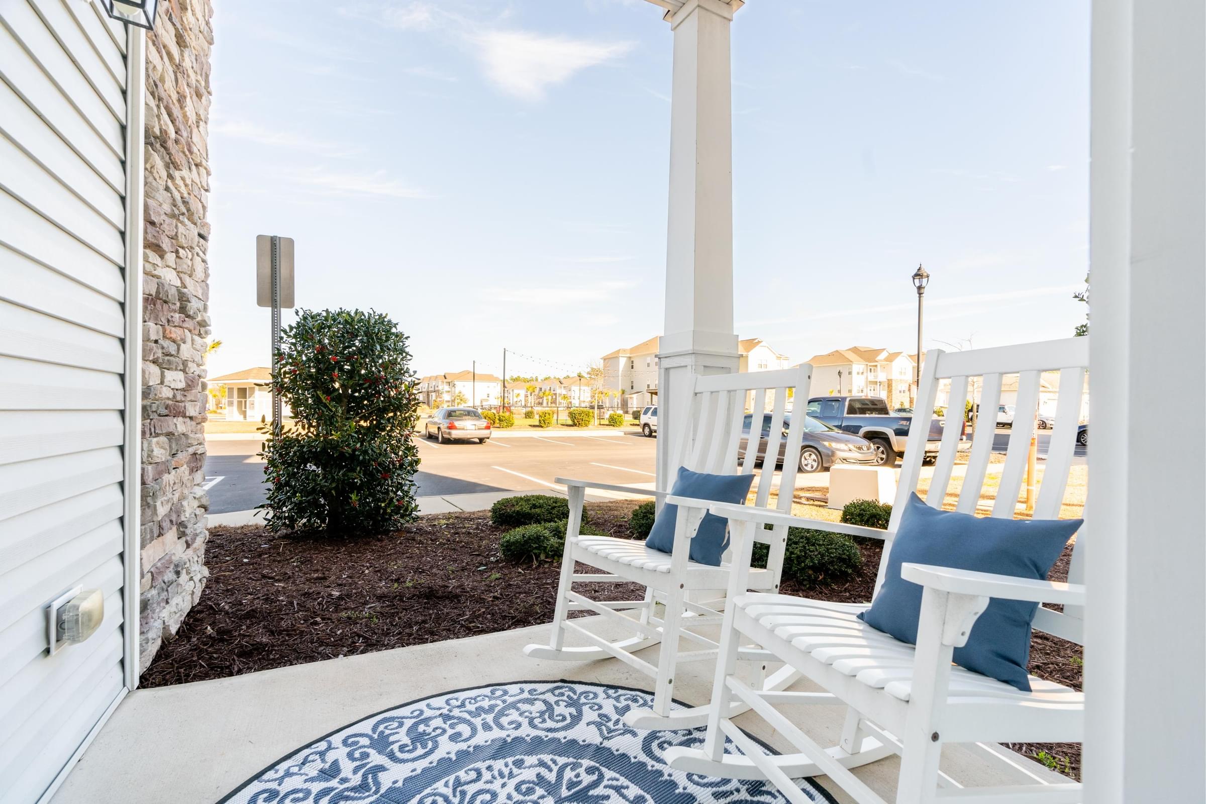 Relaxing Spacious Patios