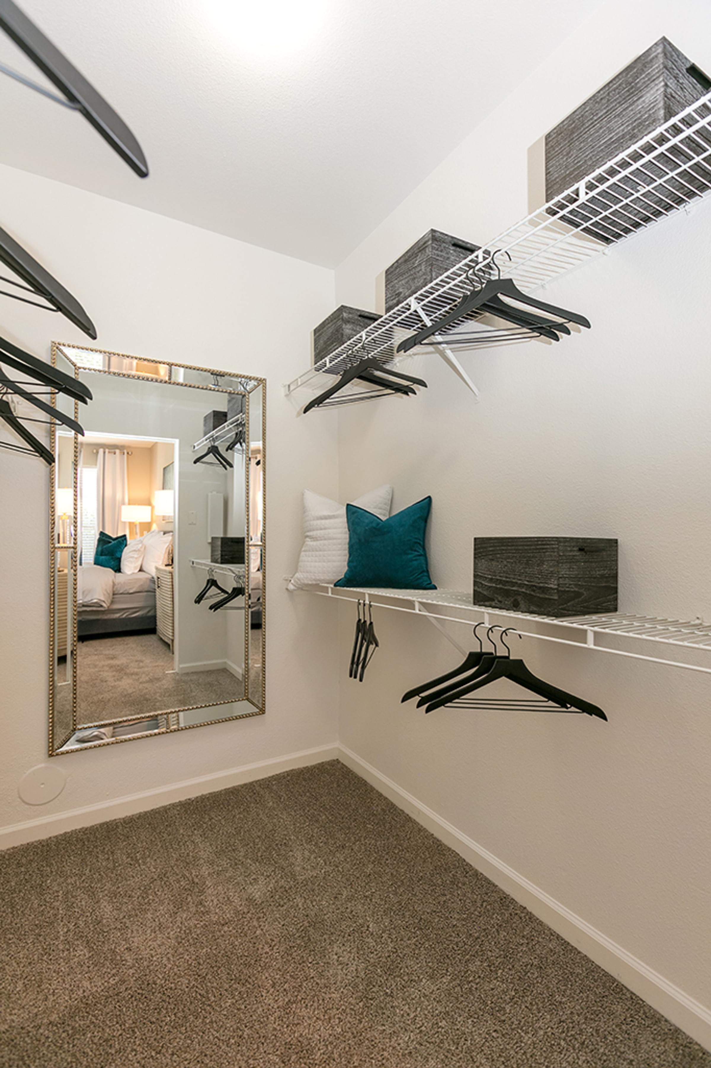 Photo Gallery and Virtual Tours - The Windsor Townhomes and Apartments