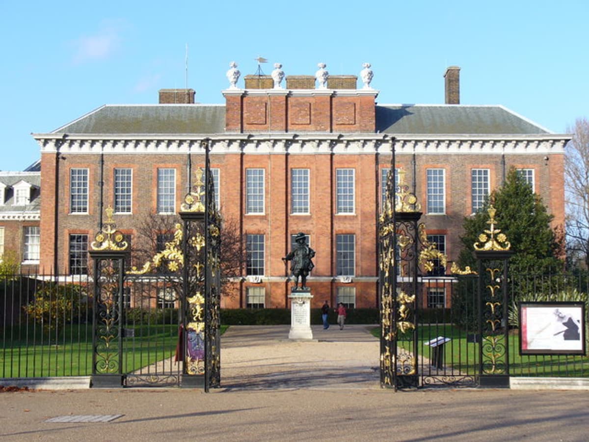 Image of Kensington Palace, a listed building with disabled access.