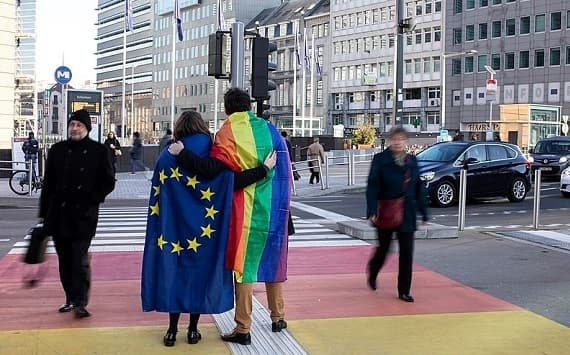 UE: decisione Italia costituisce “attacco” contro la comunità LGBTQ+