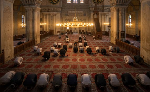 Altro che integrazione: a Paderno Dugnano si premia l’Islam radicale!
