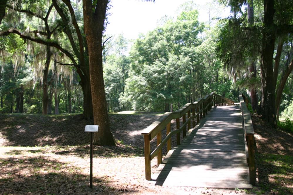 Wood walkway provides accessible route from main trail to river overlook, Suwannee River Wilderness Trail