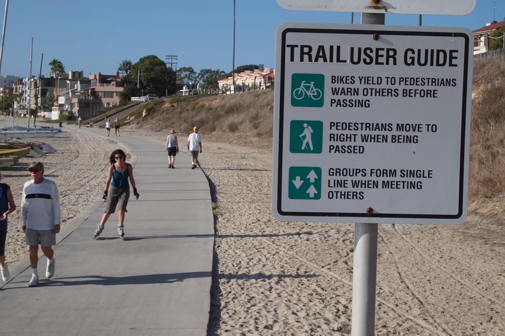 Rules for bikers and walkers to follow on San Diego Mission Bay trail