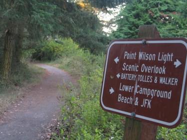 Wayfinding signs help orient trail users and direct them to points such as beaches and overlooks. 