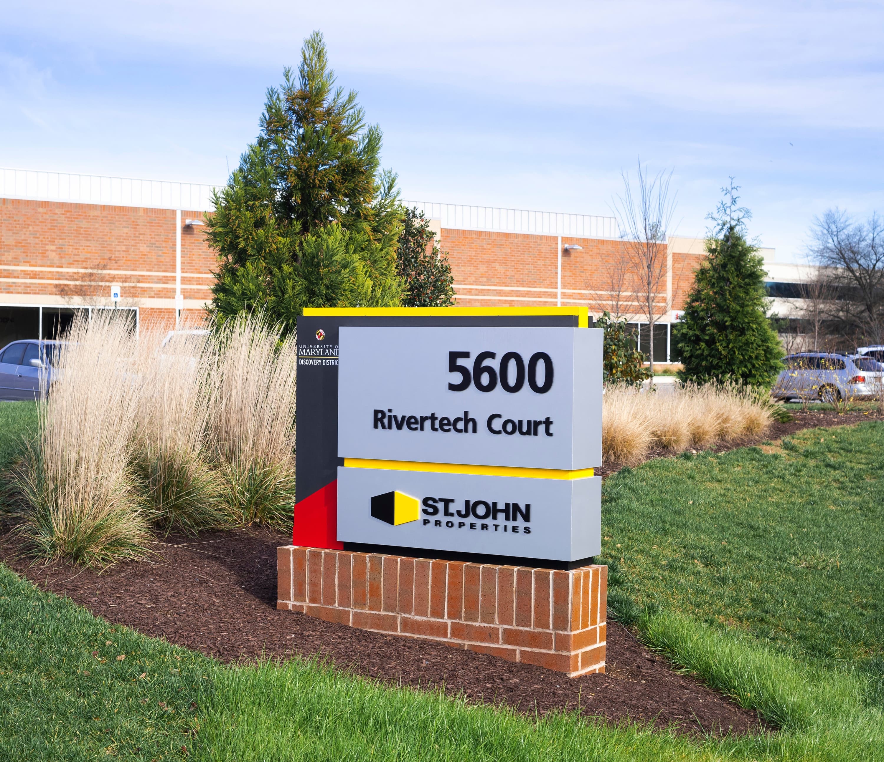 Corner Sign for 5600 Rivertech Court Business park