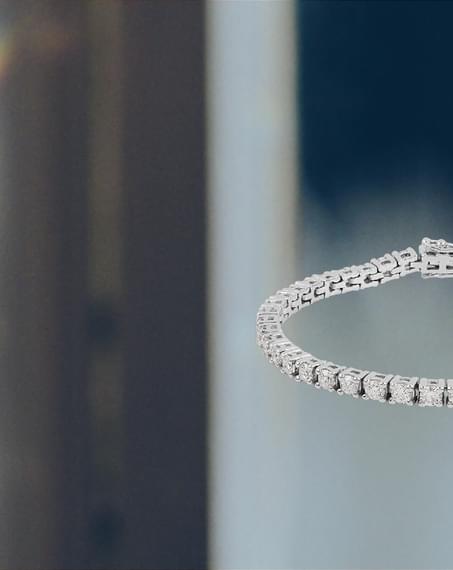 Crystal jewellery case study hero