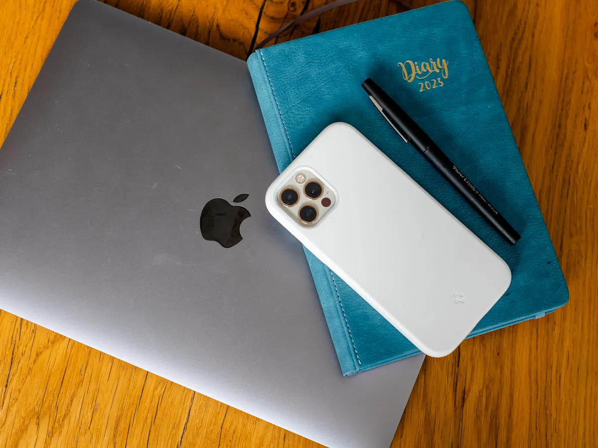 101 PLEASECREDITWHEREPOSSIBLE eddie judd brandingor Eddie Judd Photography monday clicks SOCIA Lfiles