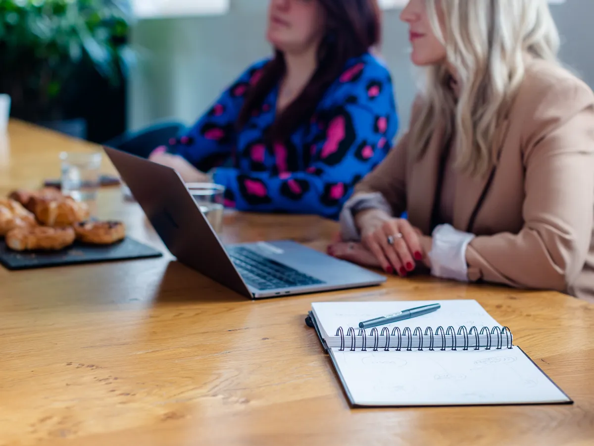 099 PLEASECREDITWHEREPOSSIBLE eddie judd brandingor Eddie Judd Photography monday clicks SOCIA Lfiles