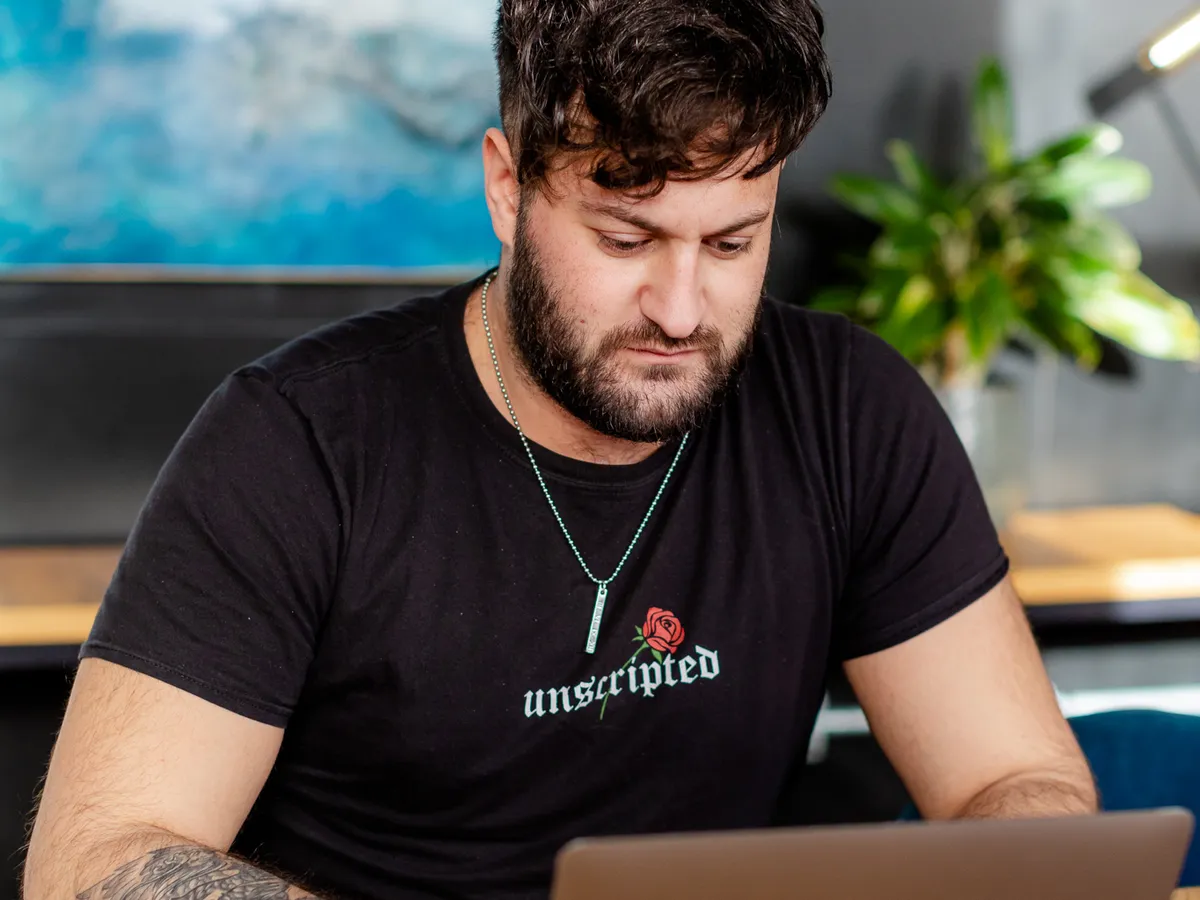 107 PLEASECREDITWHEREPOSSIBLE eddie judd brandingor Eddie Judd Photography monday clicks SOCIA Lfiles