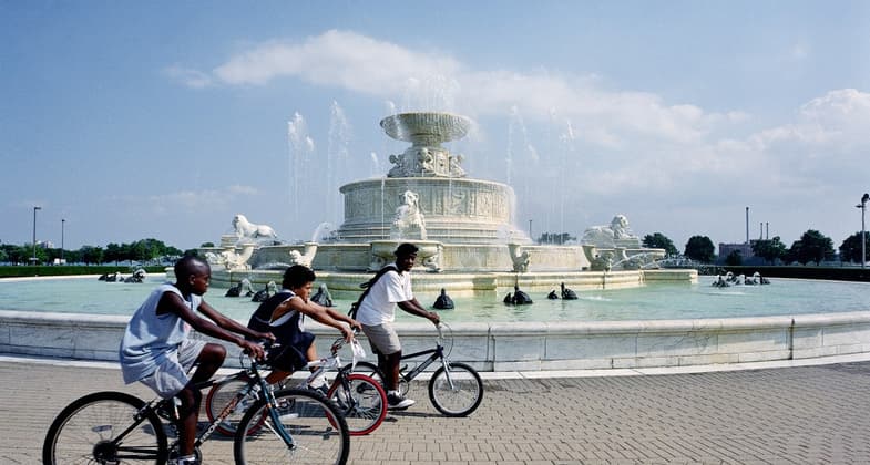 Bicylists round the James Scott Memorial Fountain on Detroit's Belle Isle. Photo by Carol M. Highsmith.