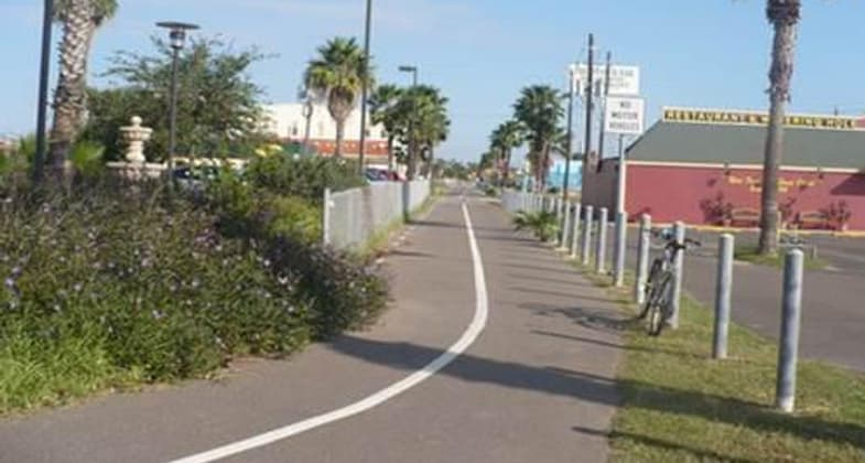 Trail after the Boca Chica Boulevard crossing