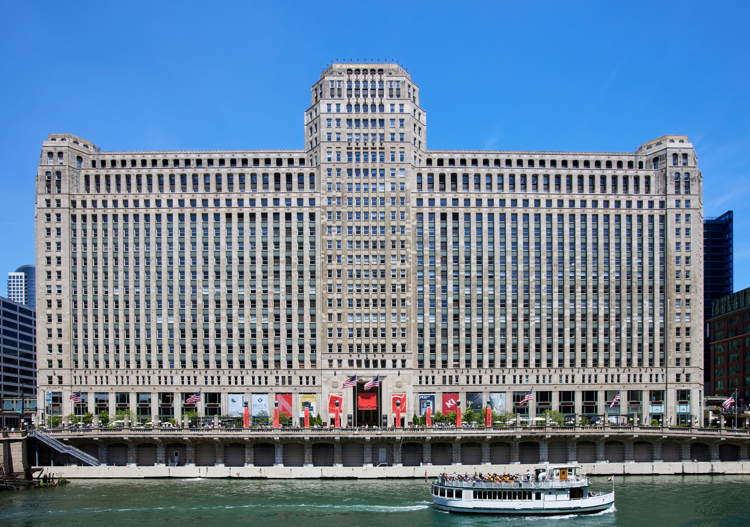 02 The Mart JH 9592 resized