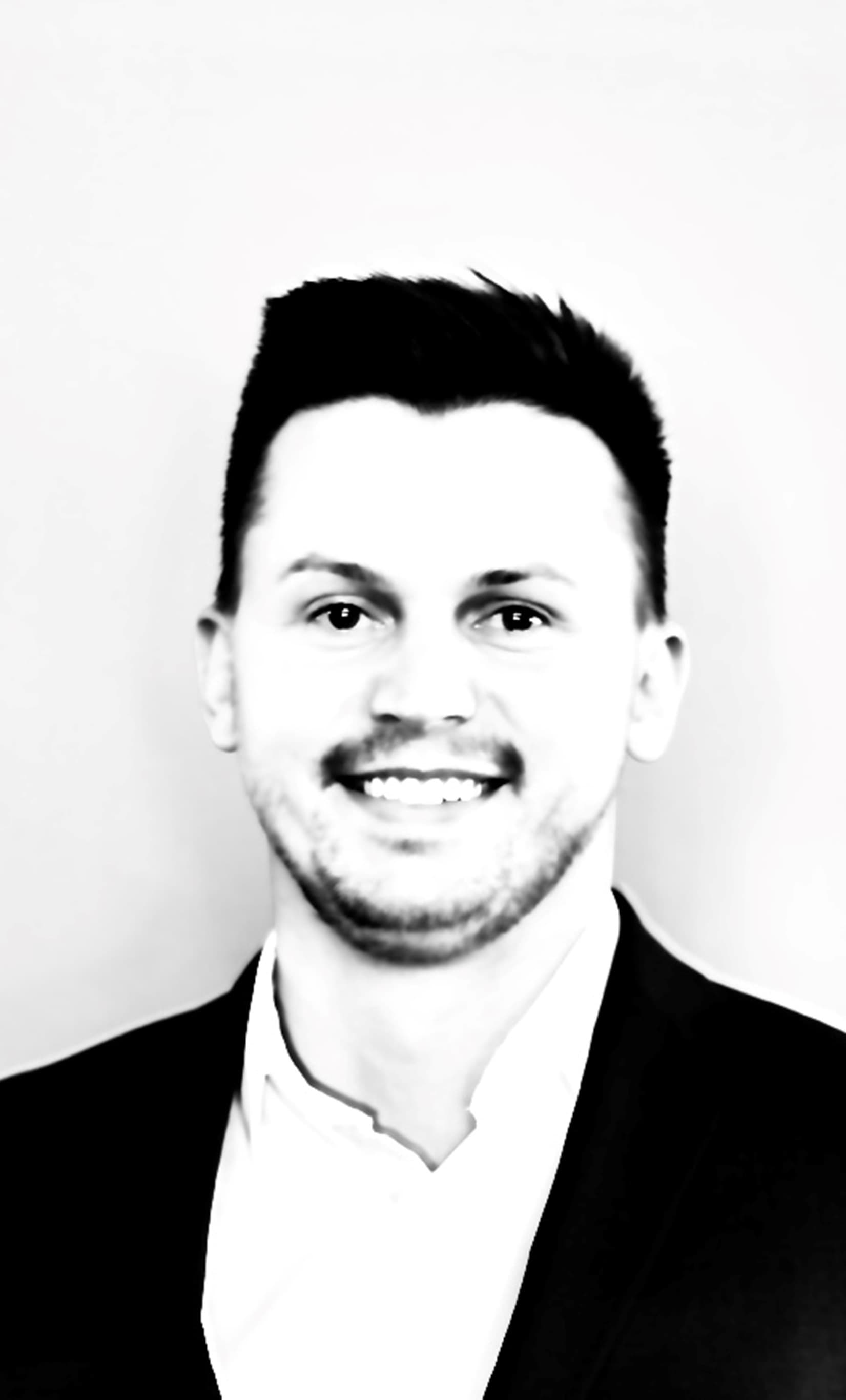 Mateusz Barczyk Senior Brand Manager Hushoffice