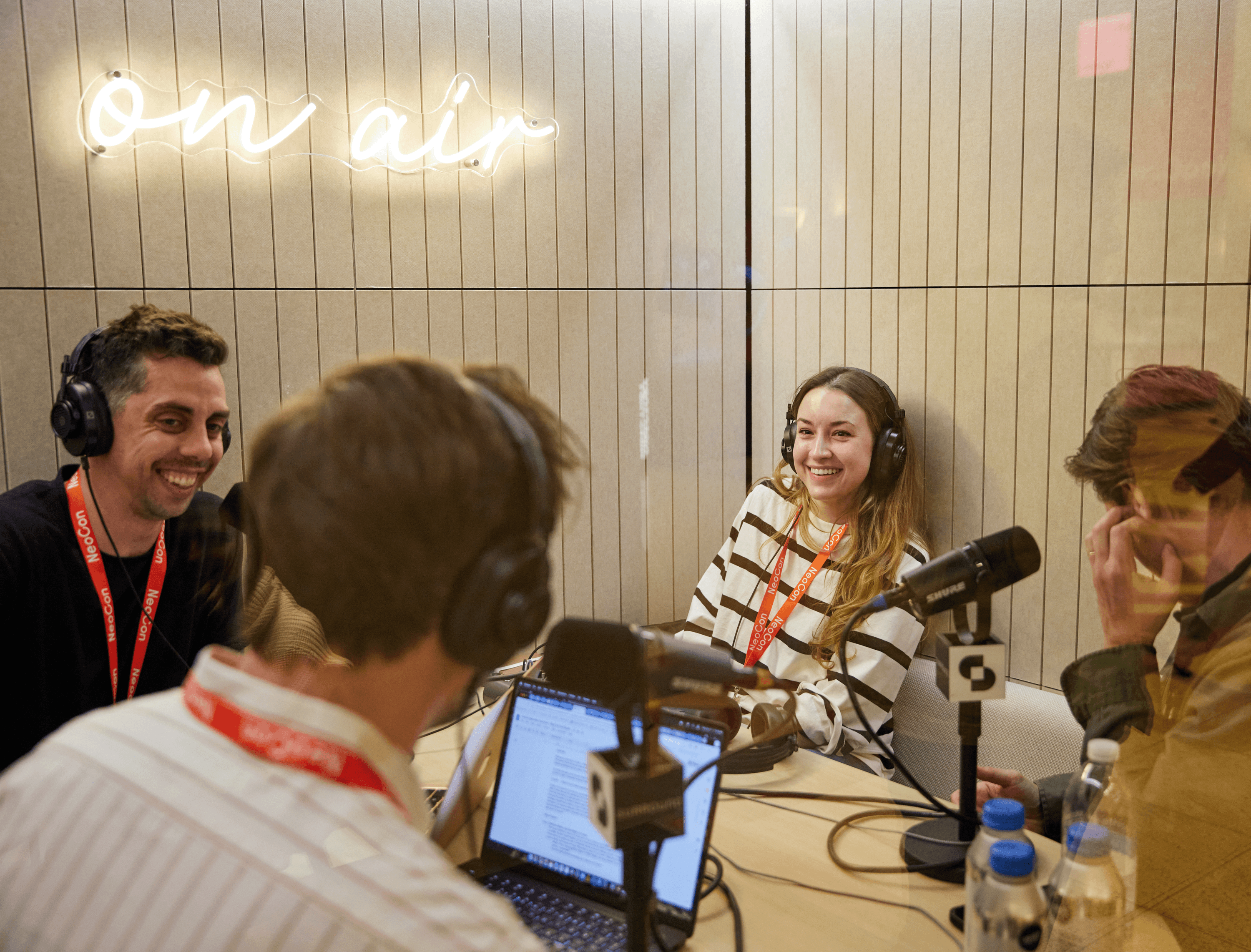 02 Podcast Studio JH 9312