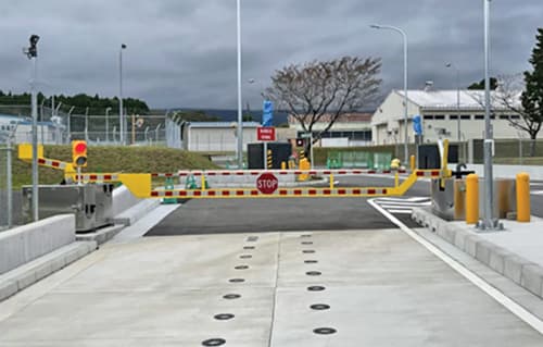 Gate