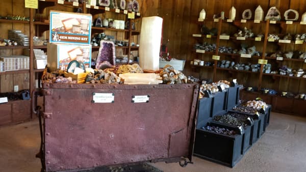 Squire Boone Caverns Gift Shop