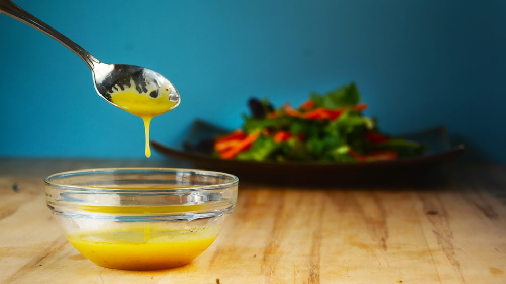 Basic vinagrette salad dressing