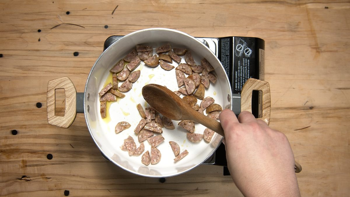 Stone soup 1 00 00 34 11 Still008