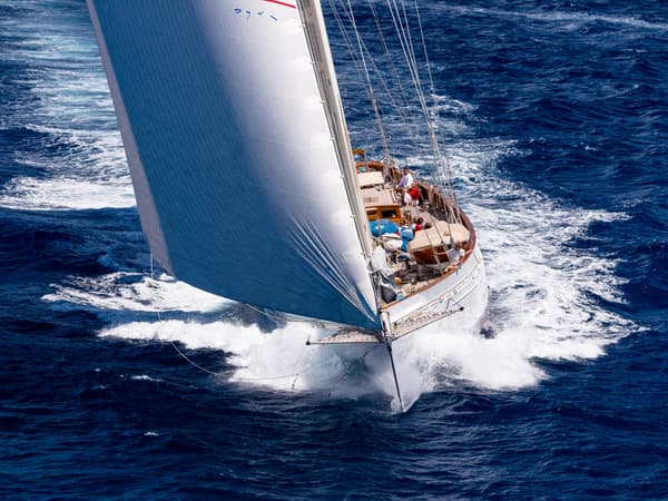 adix yacht charter