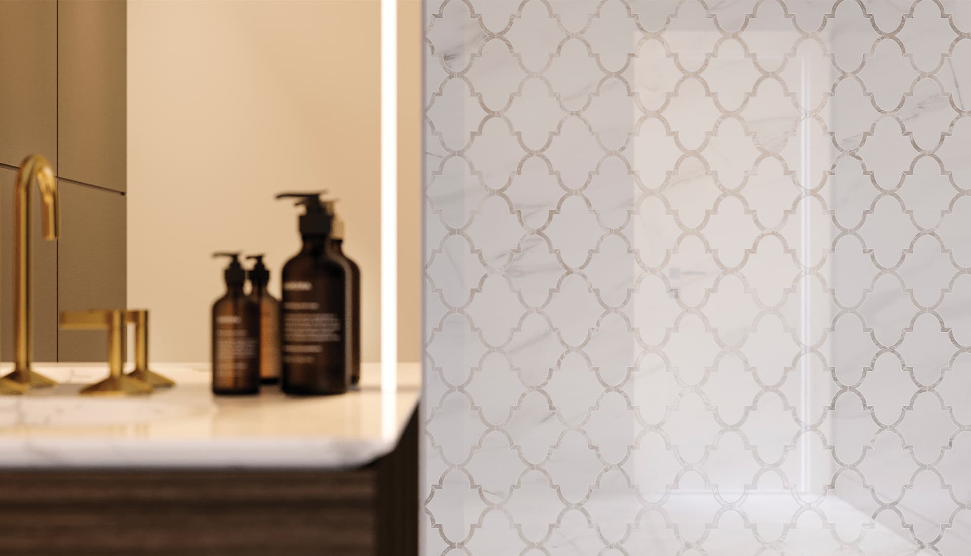 Au mur : Mosaïque en porcelaine émaillée polie Mayfair Volakas Grigio Arabesque