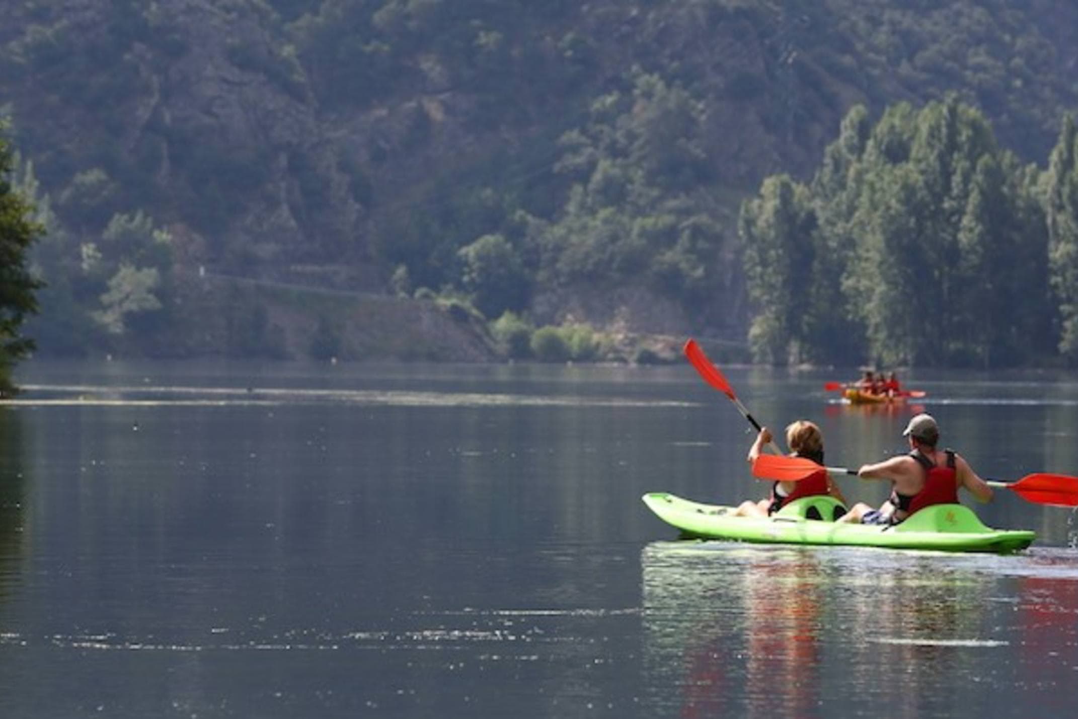 Spain Pyrenees Torrassa Lake kayak copyright rocroiwebsite