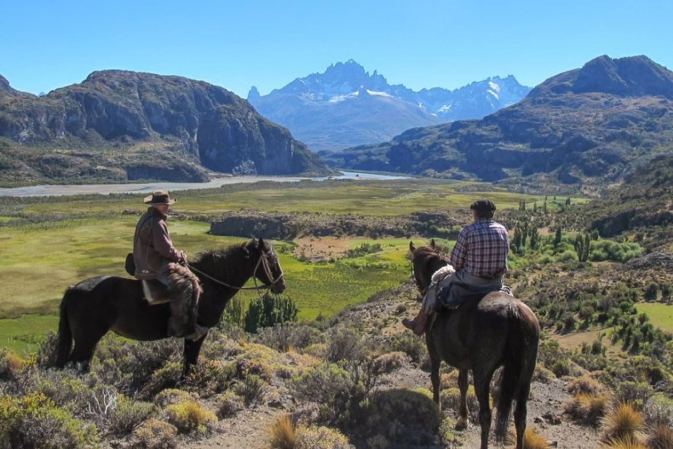 Chile patagonia aysen carretera austral chalet cerro castillo horse riding