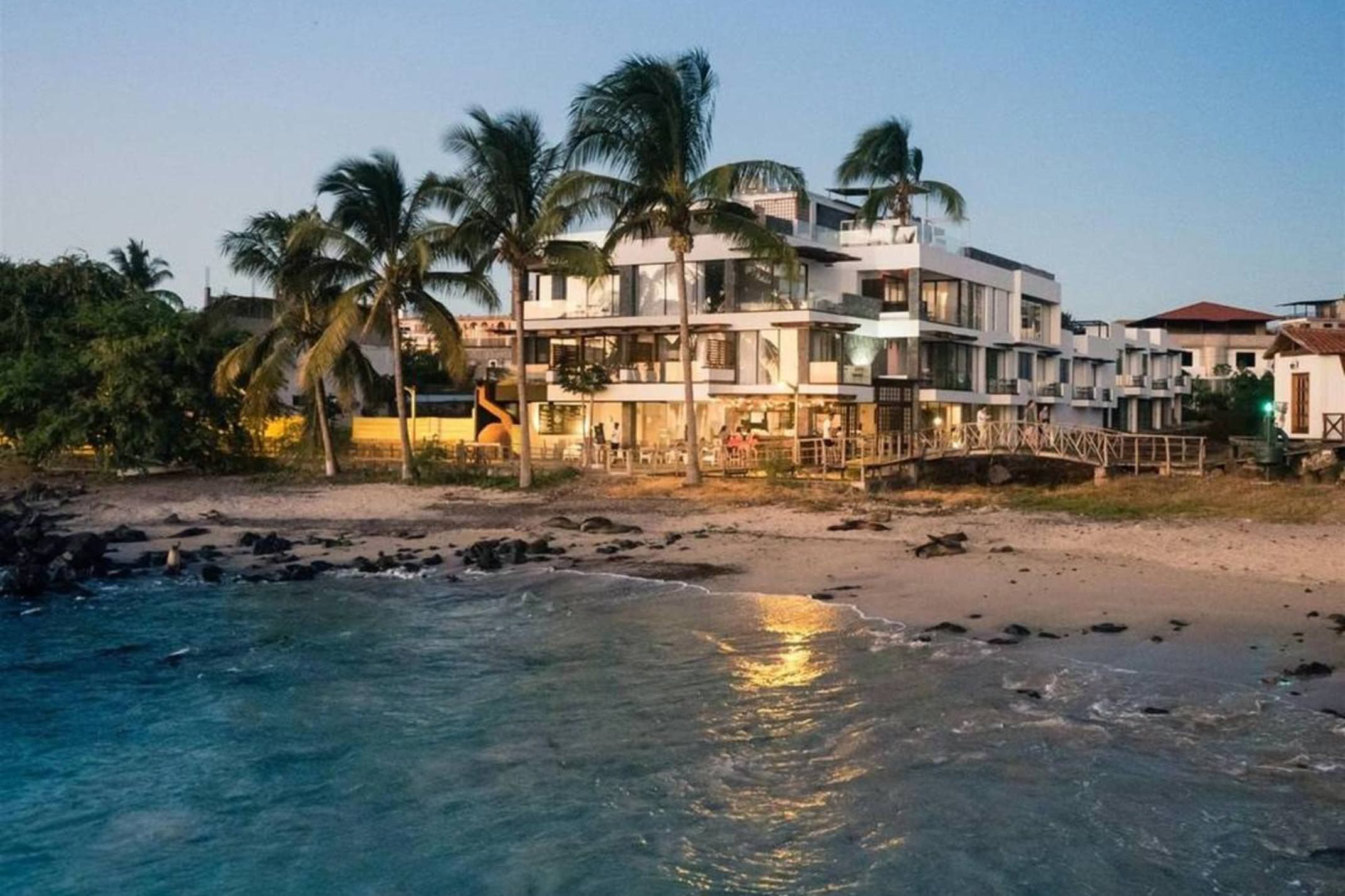Ecuador galapagos san cristobal golden bay hotel exterior