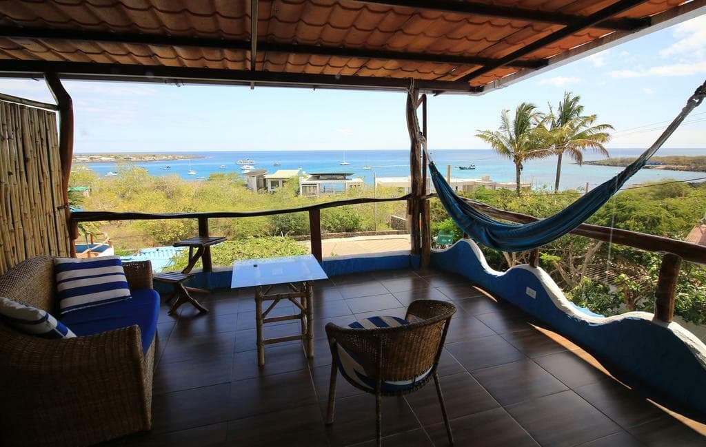 Galapagos play mann hammock c hotel