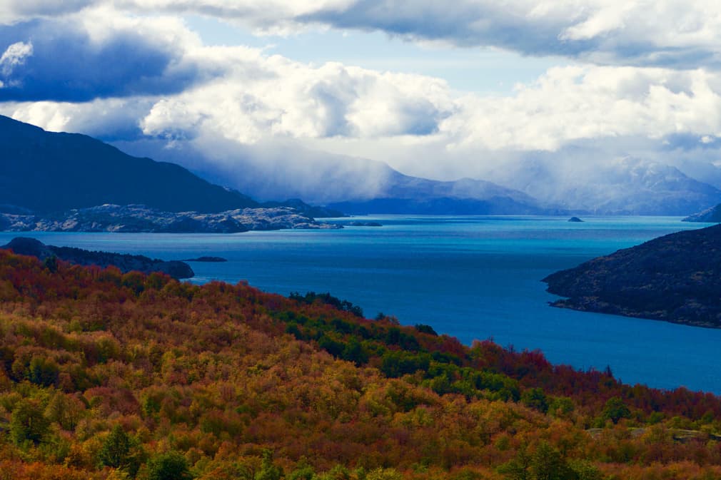 Chile patagonia aysen lago general carrera autumn colours