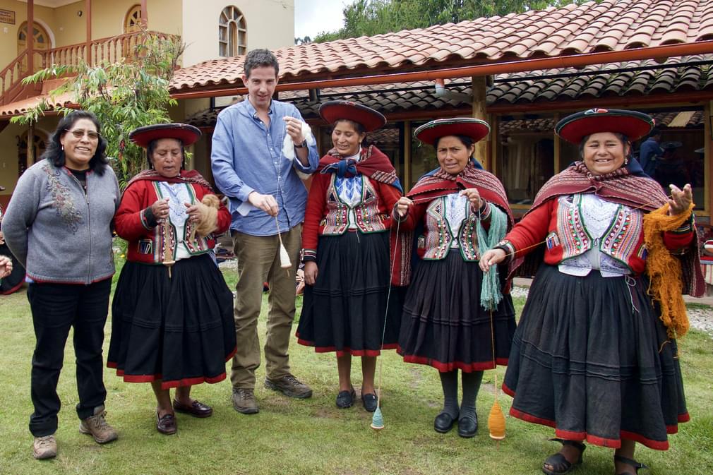 Peru sacred valley chinchero womens weaving cooperative tom spinning yarn
