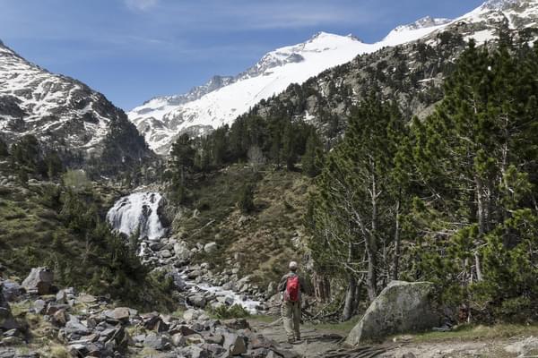 Spain pyrenees huesca aneto hike aigualluts waterfall c pura aventura