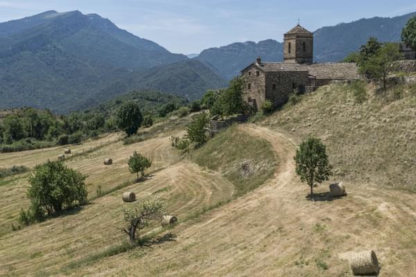 Spain pyrenees ordesa buerba pass from sanmartin background