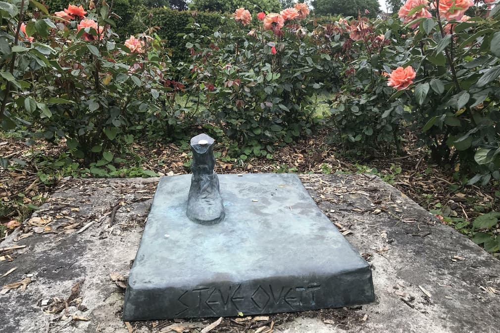 Steve ovetts foot statue