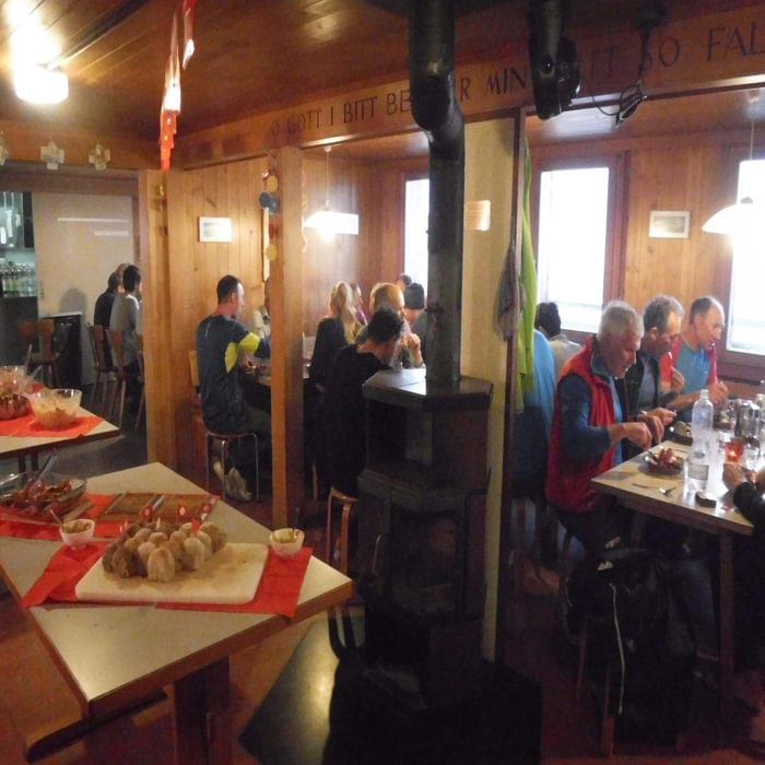 13 Glacier Walkers Overnight In Konkordia Hutte