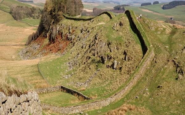 9 Hadrians Wall Follows The Crest Of The Great Whin Sills Undulating Ridge