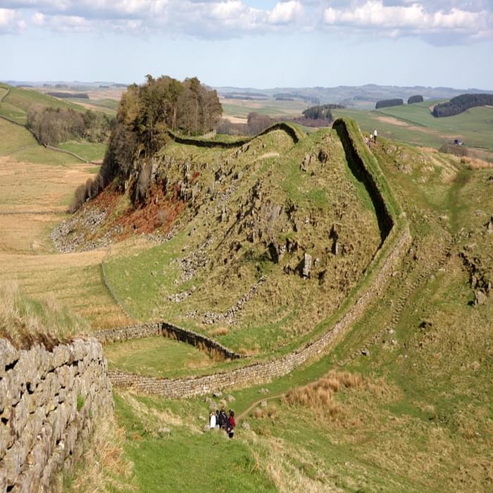 7 Hadrians Wall Follows The Crest Of The Great Whin Sills Undulating Ridge
