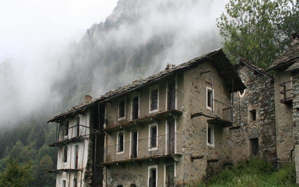 10 The Abandoned Village Of Nivolastro