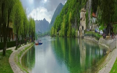 The beautiful Lake Scanno nestled in the Valle del Saggitario