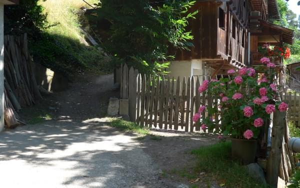 Farmhouse on the Keschtnweg near Brixen